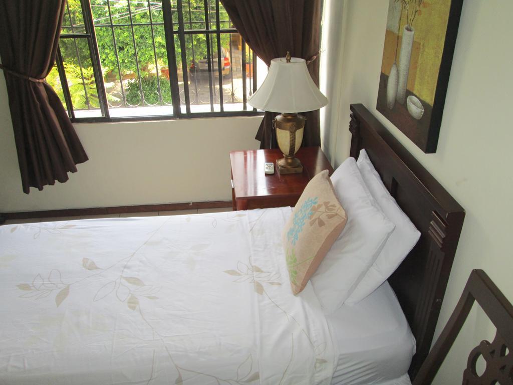 Hotel San Mateo San Salvador Oda fotoğraf